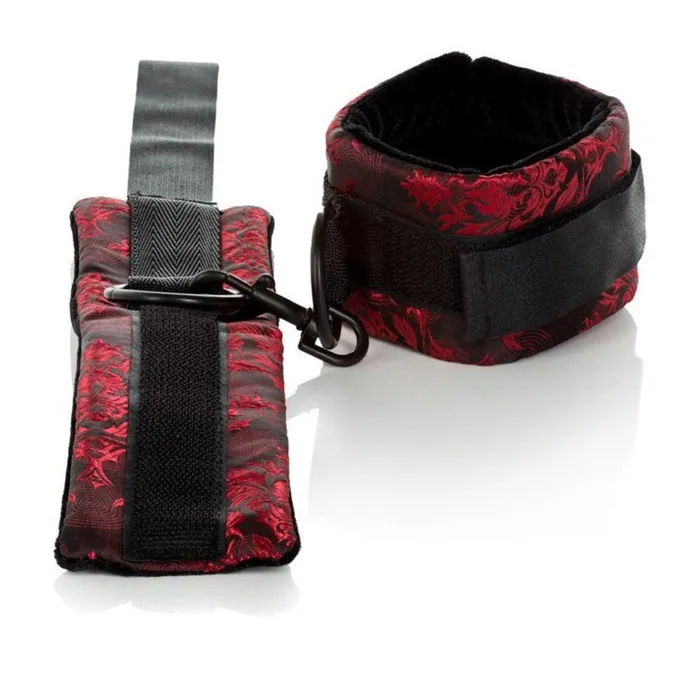 CALIFORNIA EXOTIC NOVELTIES Scandal Universal Cuffs Couples